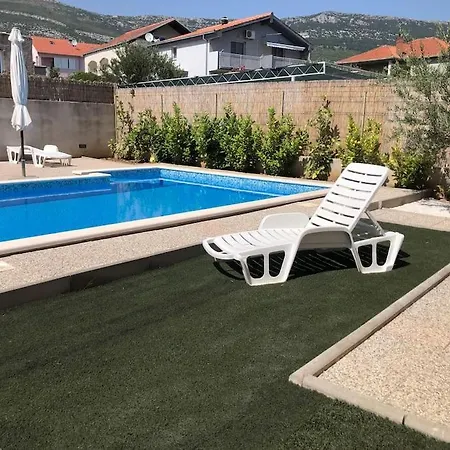Archipelago View With Private Pool Διαμέρισμα Kaštel Novi